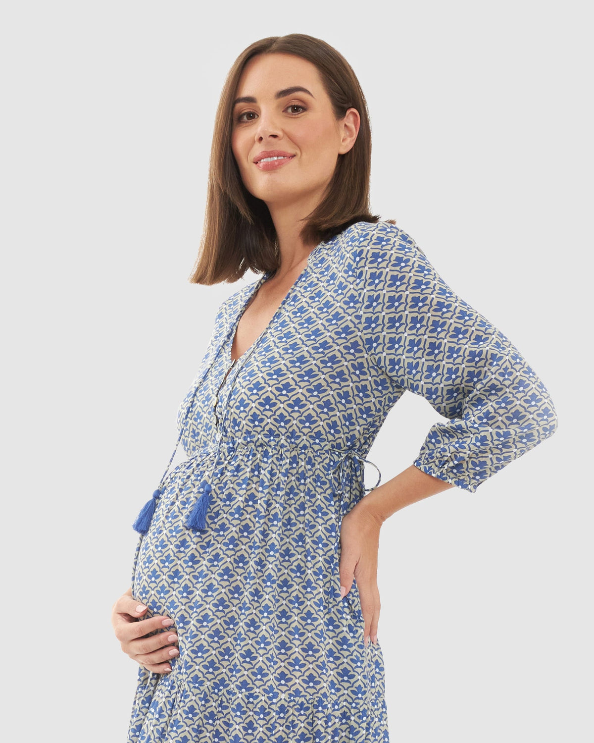LATTE DOTS ZIP MATERNITY AND NURSING GOWN – mommyandmearabia